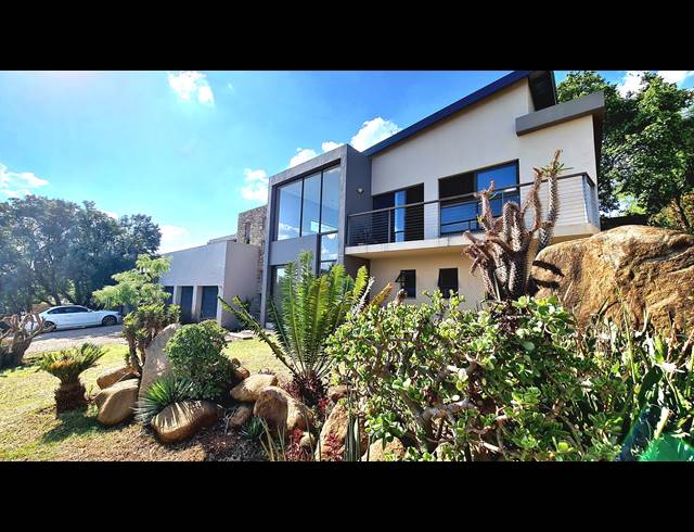4 BEDROOM FREEHOLD FOR SALE IN SABLE HILLS